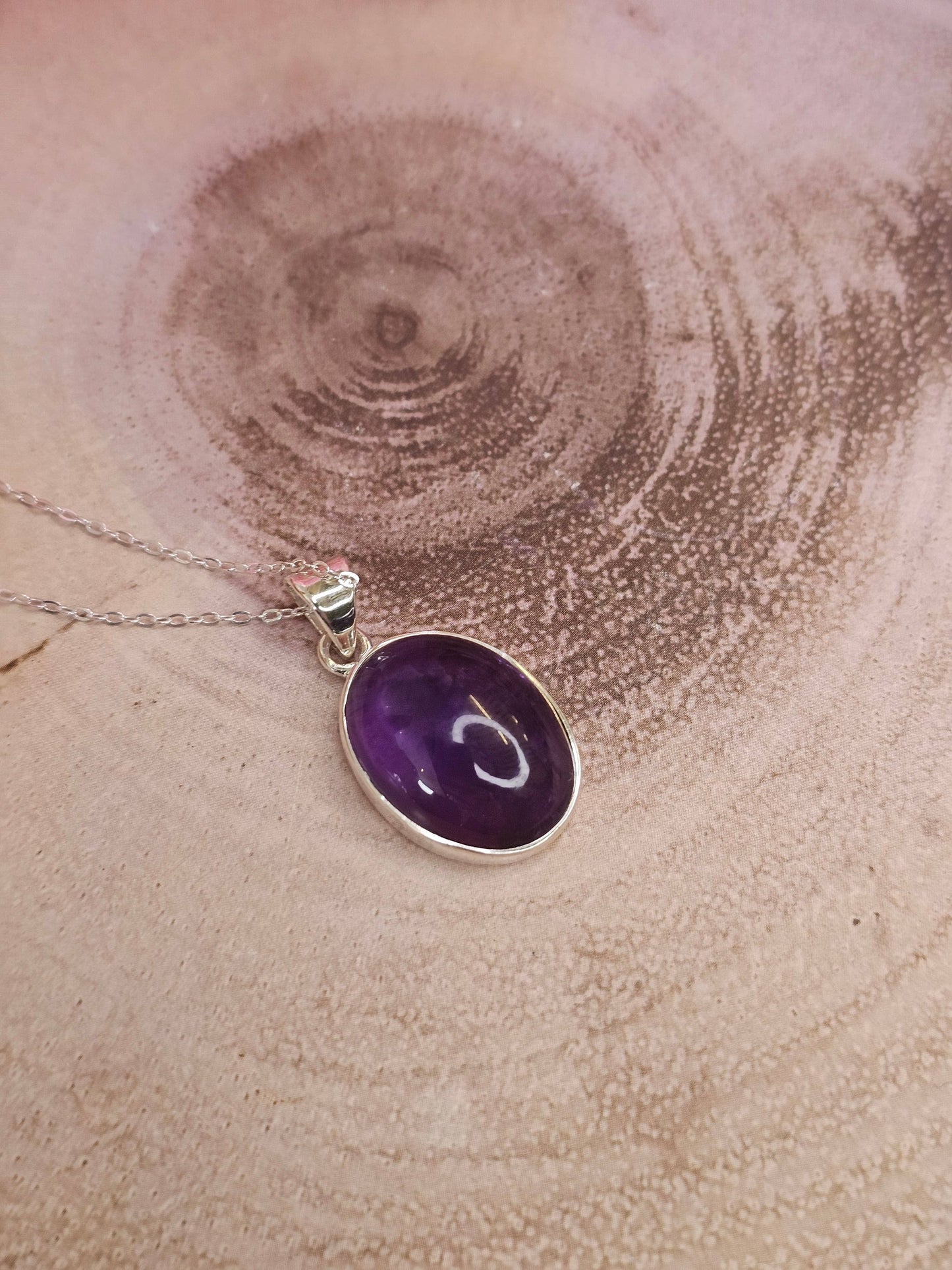 Amethyst Sterling Silver Pendant & Chain - Pendant = 4.80g