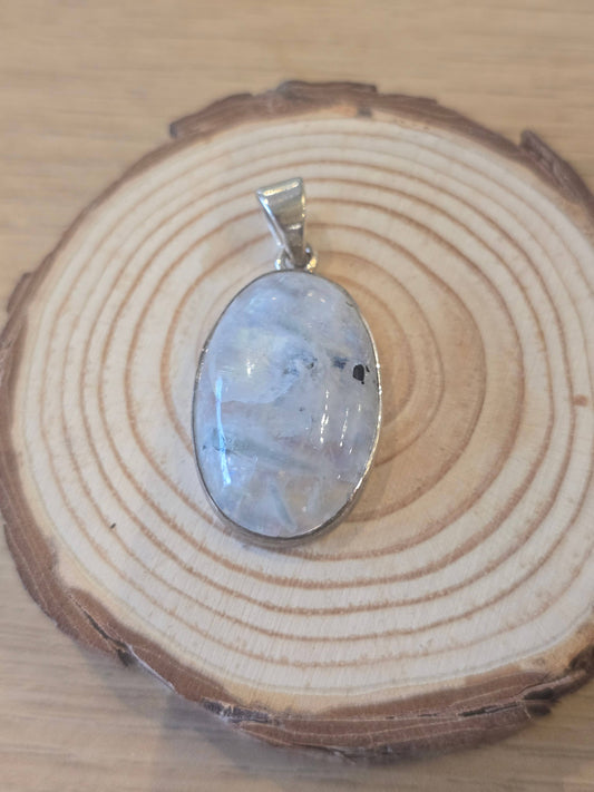 Rainbow Moonstone Sterling Silver Pendant & Chain - 6.5g
