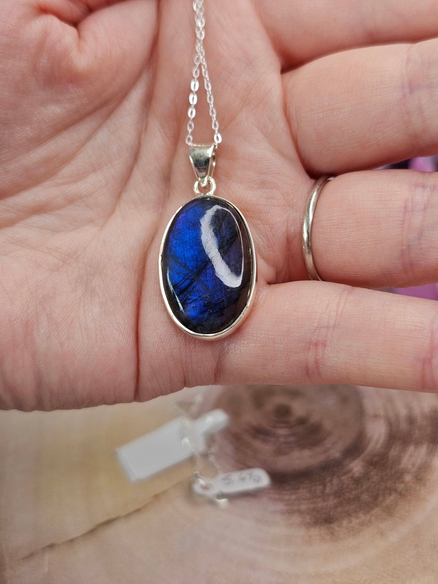 Labradorite Pendant & Chain - Pendant = 5.69g