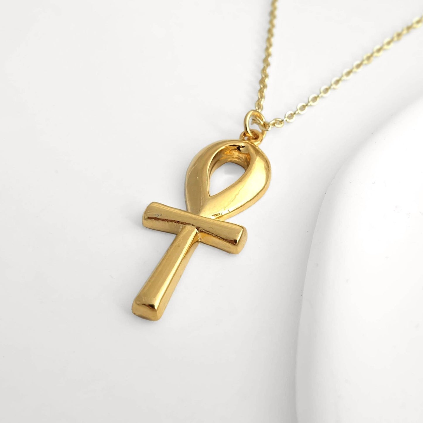 Gold Egyptian Ankh Necklace: 18 - 20 inches