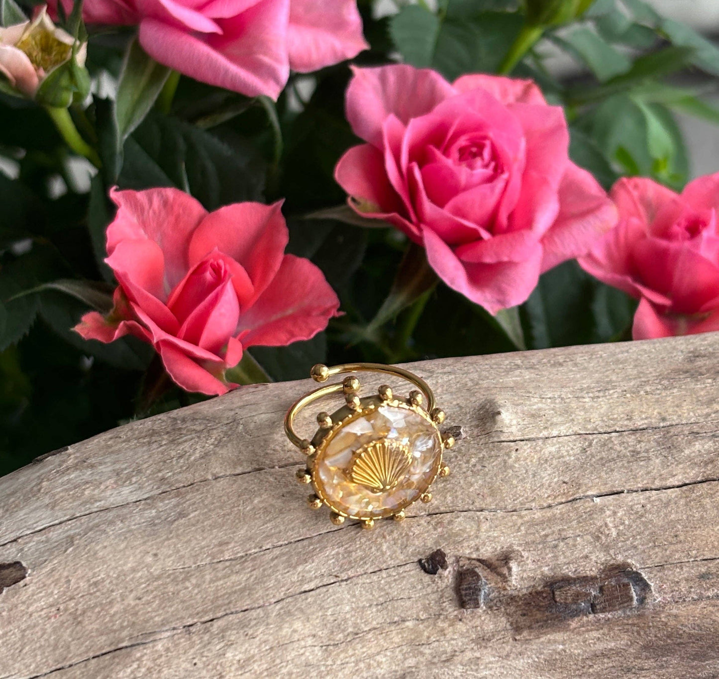 18ct Gold Plated Mother of Pearl Shell Ring  