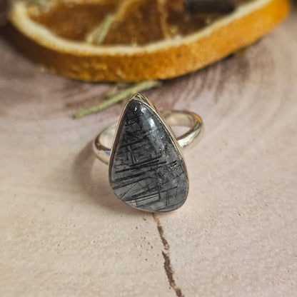 Black Tourmaline in Quartz Sterling Silver Ring - 4.68g