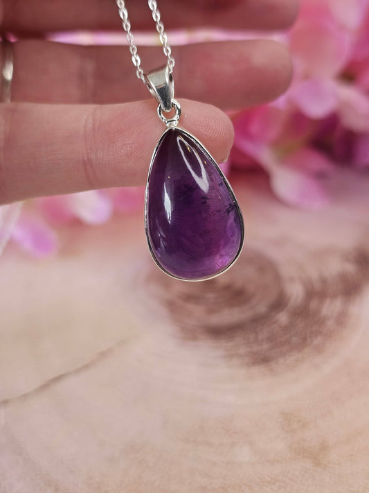 Amethyst Sterling Silver Pendant & Chain - Pendant = 7.11g
