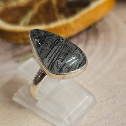 Black Tourmaline in Quartz Sterling Silver Ring - 4.68g