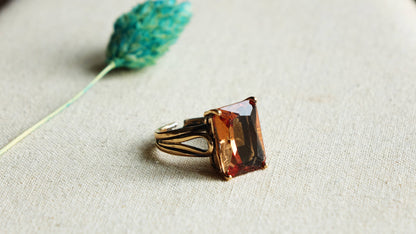 Zultanite Ring: Teardrop